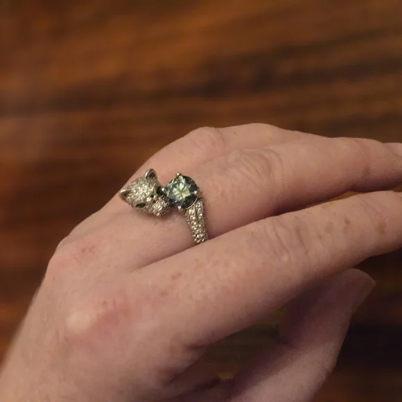 Elegant 925 Sterling Silver Moissonite Panther Ring - Picture 1 of 2